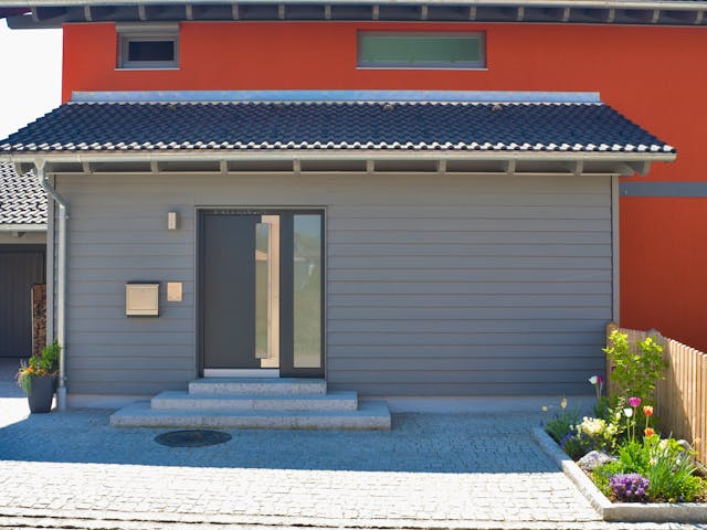 Fertighaus Ghersburg von Regnauer Hausbau Schlüsselfertig ab 325960€, Satteldach-Klassiker Außenansicht 6