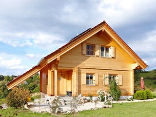 Blockhaus Gomadingen von Rems-Murr-Holzhaus Schlüsselfertig ab 432000€, Satteldach-Klassiker Außenansicht 1