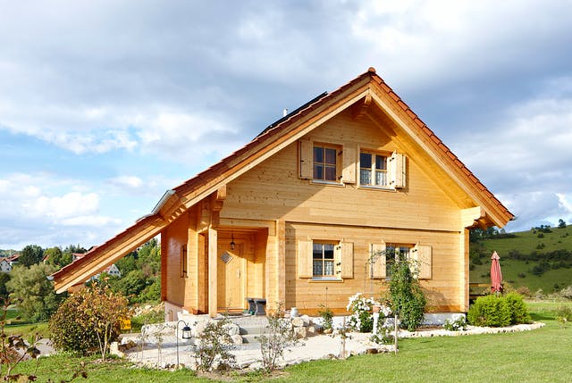 Chalet mit Schleppdach