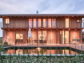 Fertighaus Das Designhaus S15 von GRUBER.HAUS, Satteldach-Klassiker Außenansicht 3