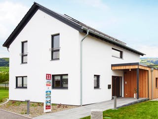 Fertighaus Günzburg von Fingerhut Haus Schlüsselfertig ab 565278€, Satteldach-Klassiker Außenansicht 2