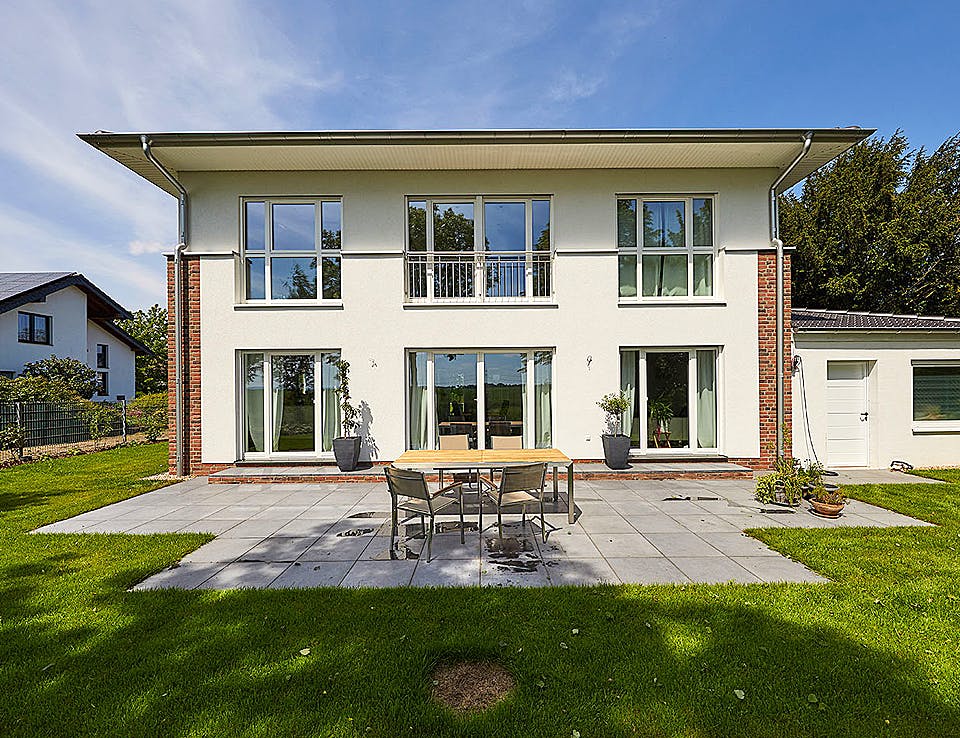 Fertighaus Rheinfeld von GUSSEK HAUS Schlüsselfertig ab 599700€, Stadtvilla Außenansicht 2