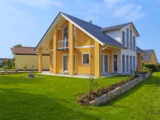 Fertighaus Haas MH Hirschaid 151 von Haas Fertigbau Schlüsselfertig ab 346000€, Satteldach-Klassiker Außenansicht 1