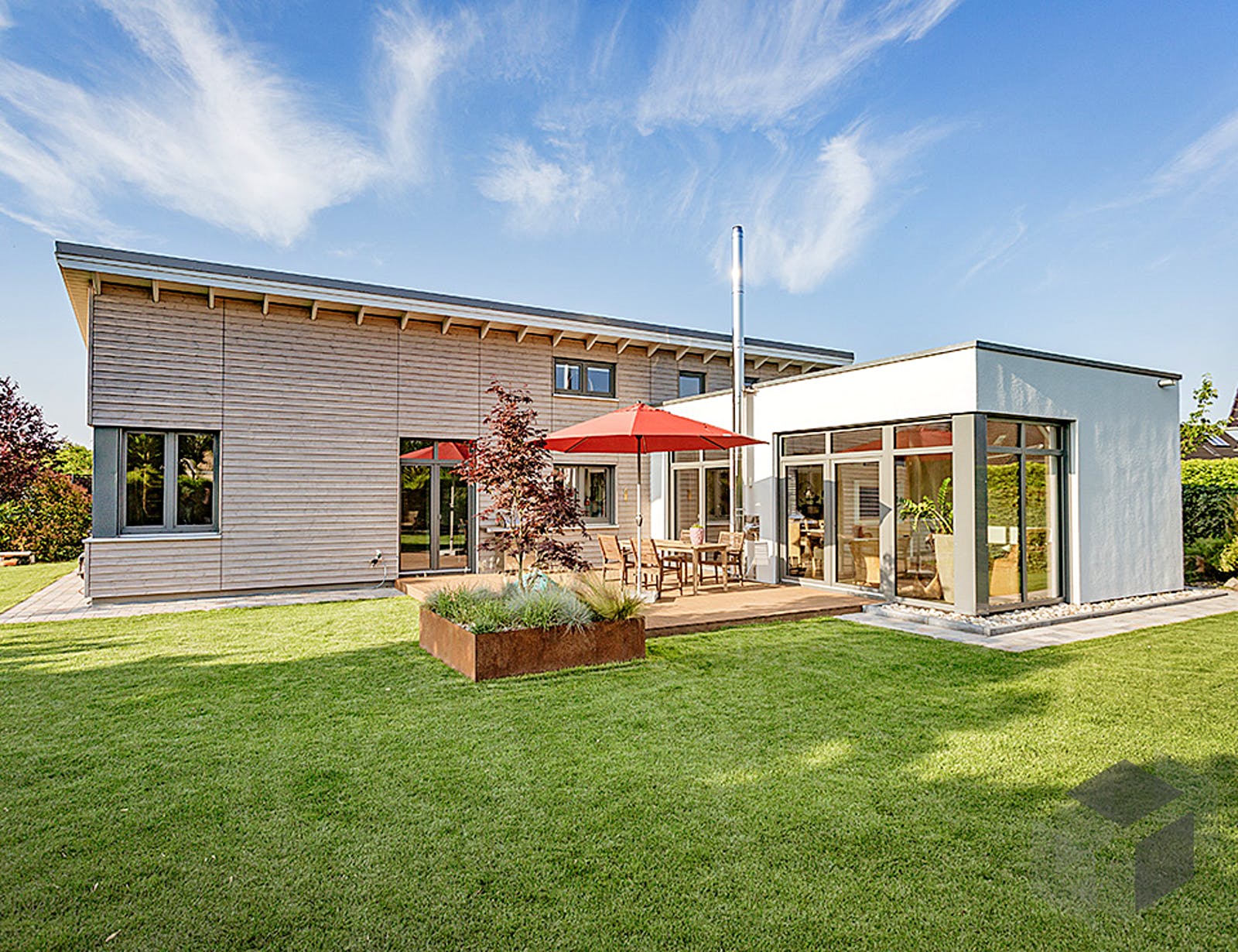 Einfamilienhaus Bungalow mit stilvollen Finessen von Hausbau Heggemann