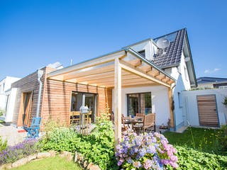 Fertighaus Sonnenhaus in Osnabrück von Hausbau Heggemann Schlüsselfertig ab 500000€, Satteldach-Klassiker Außenansicht 5
