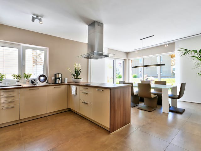 Massivhaus Madrid von HELMA MASSIVHAUS Schlüsselfertig ab 437250€, Cubushaus Innenansicht 3