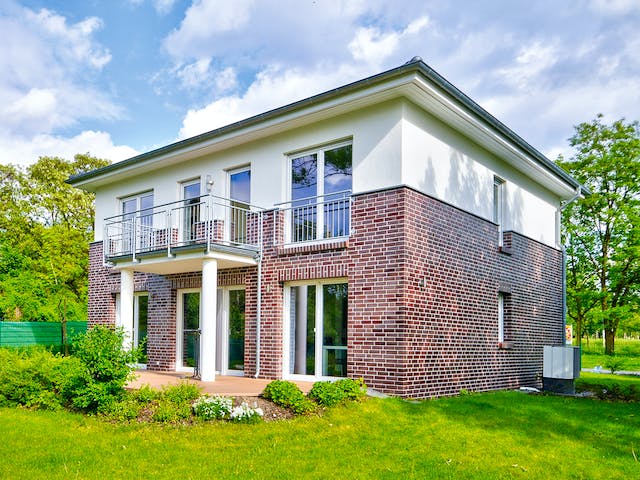 Massivhaus Strasbourg von HELMA MASSIVHAUS Schlüsselfertig ab 490300€, Stadtvilla Außenansicht 3