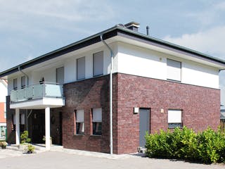 Massivhaus Gotha von HELSTI Massivhaus Schlüsselfertig ab 508000€, Stadtvilla Außenansicht 2