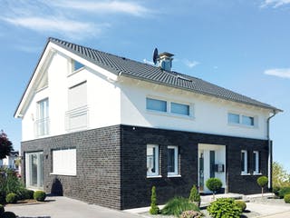 Massivhaus Hacheney von HELSTI Massivhaus Schlüsselfertig ab 307000€, Satteldach-Klassiker Außenansicht 1