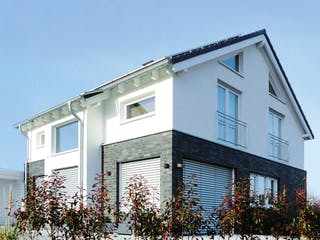 Massivhaus Hacheney von HELSTI Massivhaus Schlüsselfertig ab 307000€, Satteldach-Klassiker Außenansicht 2