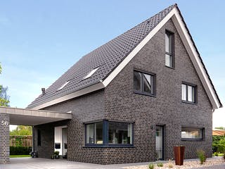 Massivhaus Rostock von HELSTI Massivhaus Schlüsselfertig ab 325000€, Satteldach-Klassiker Außenansicht 3