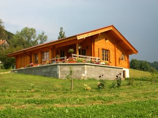 Blockhaus Hohenstaufen von Rems-Murr-Holzhaus Schlüsselfertig ab 257131€, Blockhaus Außenansicht 2