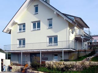 Blockhaus Höger B174 von Frammelsberger R. Ingenieur-Holzbau, Satteldach-Klassiker Außenansicht 2