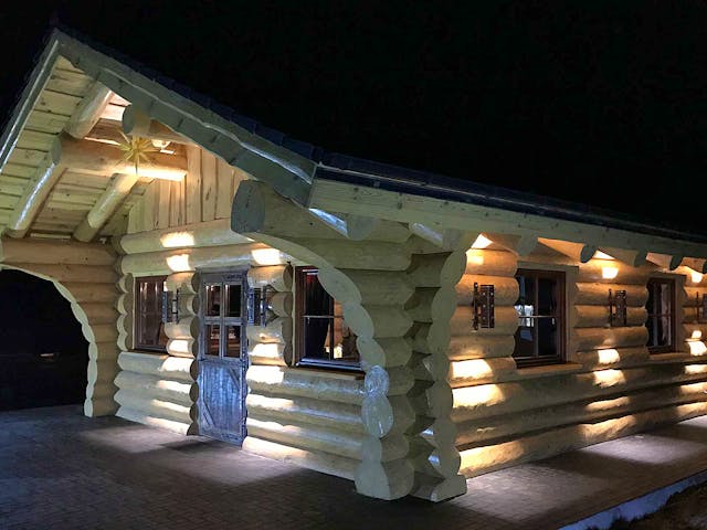 Blockhaus Blockhütte Adler von Holzbau rustikal - Blockhäuser Bausatzhaus ab 54648€, Satteldach-Klassiker Außenansicht 3