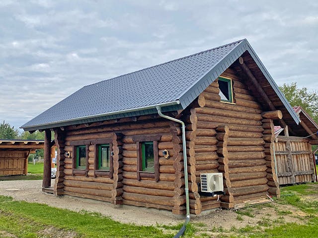 Blockhaus Blockhütte Ottawa von Holzbau rustikal - Blockhäuser Bausatzhaus ab 78850€, Blockhaus Außenansicht 2