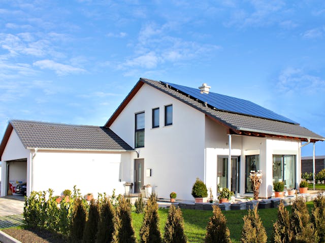 Fertighaus Homestory 267 von LEHNER HAUS Schlüsselfertig ab 340600€, Satteldach-Klassiker Außenansicht 1 Fertighaus Homestory 267 von LEHNER HAUS Schlüsselfertig ab 340600€, Satteldach-Klassiker Außenansicht 1