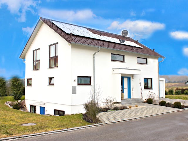 Fertighaus Homestory 831 von LEHNER HAUS Schlüsselfertig ab 456300€, Satteldach-Klassiker Außenansicht 1 Fertighaus Homestory 831 von LEHNER HAUS Schlüsselfertig ab 456300€, Satteldach-Klassiker Außenansicht 1