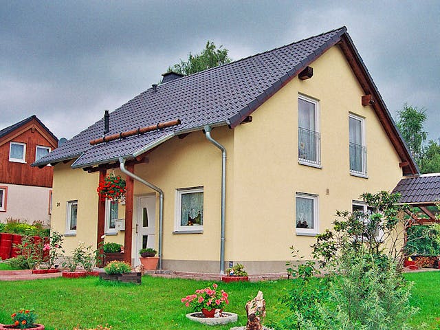 Massivhaus Marion II von HSE Massivhaus Schlüsselfertig ab 232040€, Satteldach-Klassiker Außenansicht 1