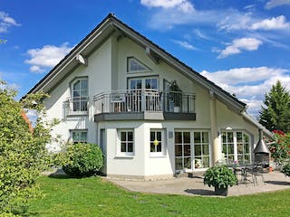 Massivhaus Susi III von HSE Massivhaus Schlüsselfertig ab 277940€, Satteldach-Klassiker Außenansicht 2