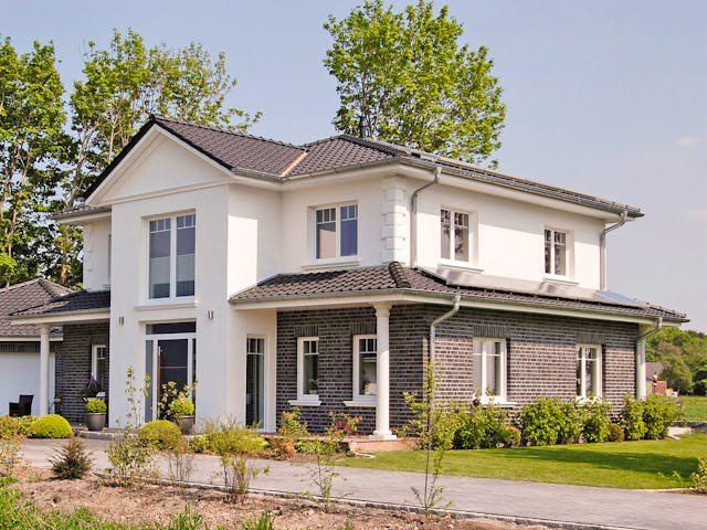 Massivhaus VarioToscana 185 von HSE Massivhaus Schlüsselfertig ab 404540€, Stadtvilla Außenansicht 2