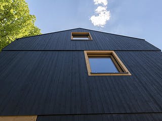 Fertighaus Black von Huber Holzbau, Satteldach-Klassiker Außenansicht 7