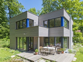 Fertighaus Gartenblick von Huber Holzbau, Cubushaus Außenansicht 2