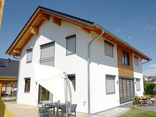 Fertighaus Himmelreich von Huber Holzbau, Satteldach-Klassiker Außenansicht 2