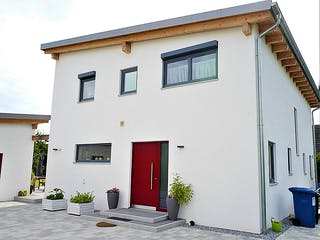 Fertighaus Roteck von Huber Holzbau, Pultdachhaus Außenansicht 2