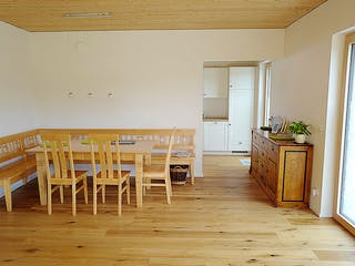 Fertighaus Roteck von Huber Holzbau, Pultdachhaus Innenansicht 2