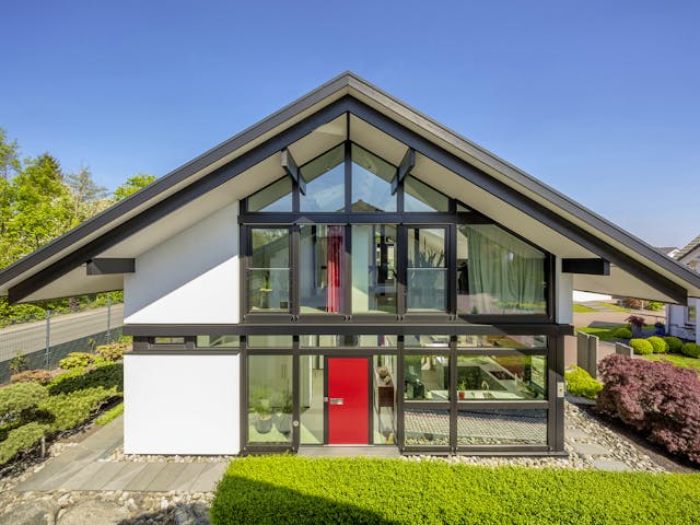 Fertighaus HUF Haus MODUM 8 Beispiel 5 von HUF HAUS, Fachwerk Außenansicht 1