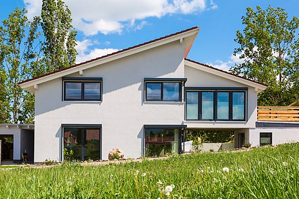 Modern gestaltetes Fertighaus von Hunoldhaus