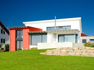 Fertighaus Wurzelbergfarmde von Hunoldhaus, Pultdachhaus Außenansicht 1