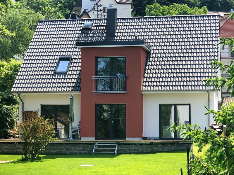 Modernes Satteldachhaus von HVO Massivhaus