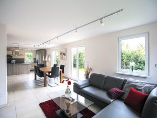 Massivhaus ICON 4.01 von Dennert Massivhaus Schlüsselfertig ab 180334€, Satteldach-Klassiker Innenansicht 2