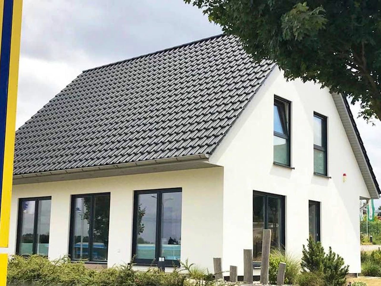 Fertighaus Musterhaus Neubrandenburg von ScanHaus Marlow,  Außenansicht 1