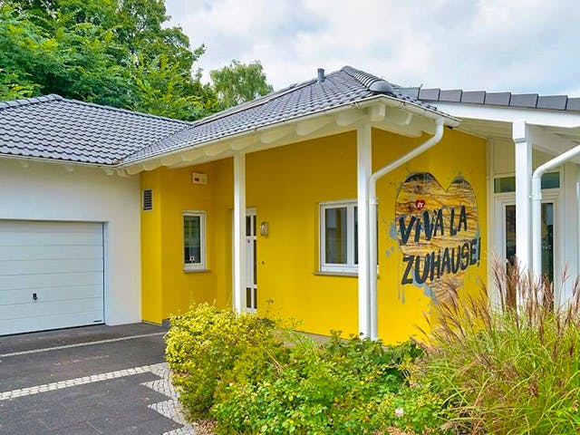 Fertighaus SOLUTION Hannover von Living Fertighaus, Bungalow Außenansicht 1