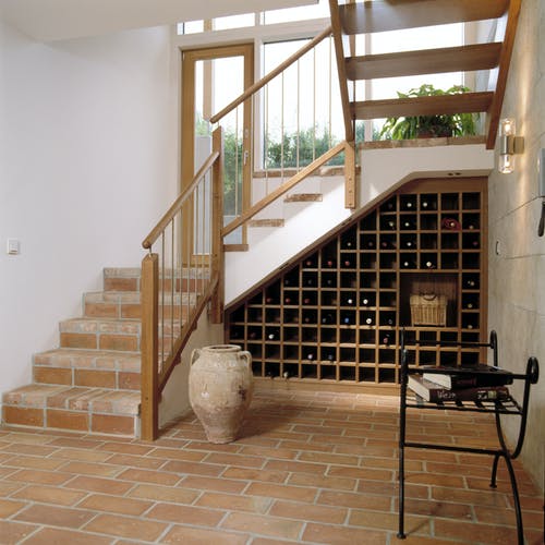 Treppe mit integriertem Weinregal - Individuelle Planung Schauer interior 6