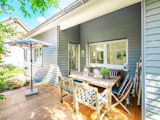 Fertighaus Bungalow mit Holzfassade von ISOWOODHAUS, Bungalow Außenansicht 4 Fertighaus Bungalow mit Holzfassade von ISOWOODHAUS, Bungalow Außenansicht 4