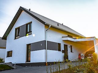 Fertighaus Familientraum von ISOWOODHAUS, Satteldach-Klassiker Außenansicht 4