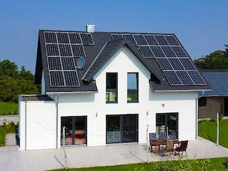 Fertighaus Modernes Landhaus mit Erker von ISOWOODHAUS, Satteldach-Klassiker Außenansicht 5