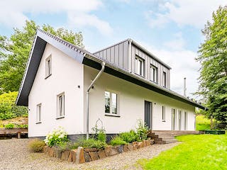 Fertighaus Panorama-Traum von ISOWOODHAUS, Satteldach-Klassiker Außenansicht 2