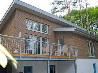 Fertighaus Johnsen - Haus 1 von Johnsen Zimmerei & Hausbau Schlüsselfertig ab 349000€, Pultdachhaus Außenansicht 2