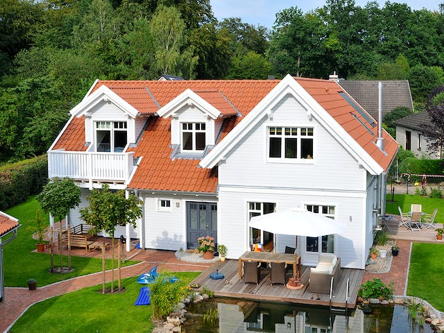 Fertighaus Johnsen - Haus 3 von Johnsen Zimmerei & Hausbau Schlüsselfertig ab 495000€, Satteldach-Klassiker Außenansicht 1