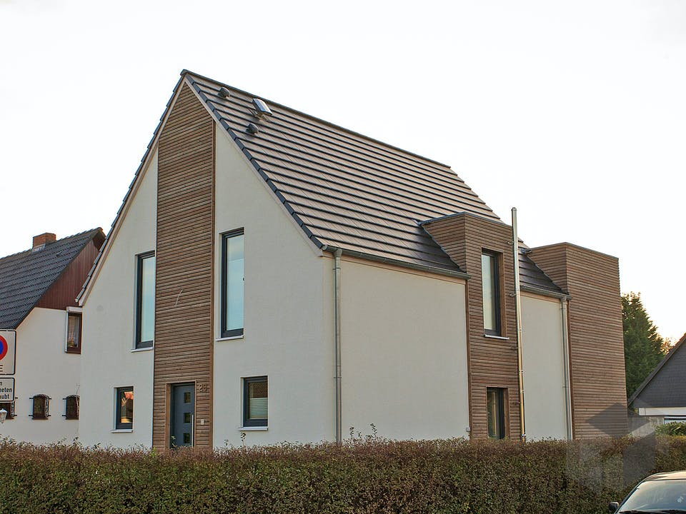Johnsen - Haus 4 von Johnsen Zimmerei & Hausbau Außenansicht