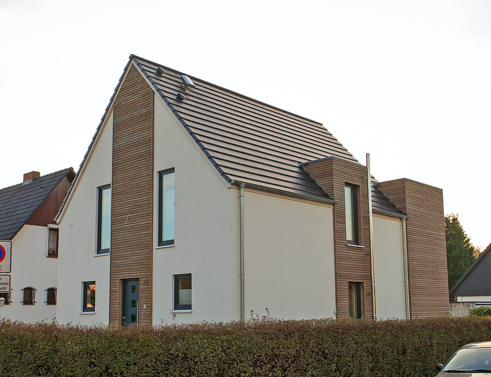 Fertighaus Johnsen - Haus 4 von Johnsen Zimmerei & Hausbau Schlüsselfertig ab 345000€, Satteldach-Klassiker Außenansicht 2