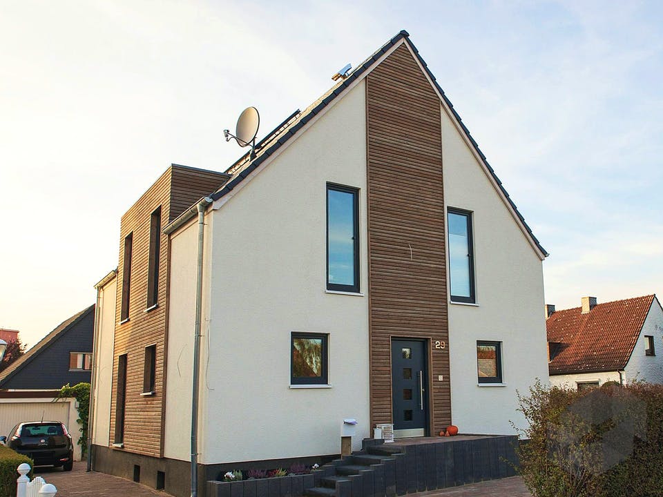 Johnsen - Haus 4 von Johnsen Zimmerei & Hausbau Außenansicht
