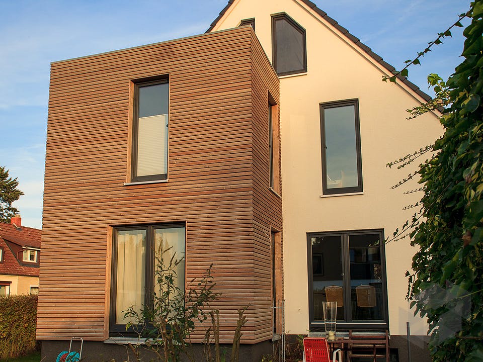Johnsen - Haus 4 von Johnsen Zimmerei & Hausbau Außenansicht