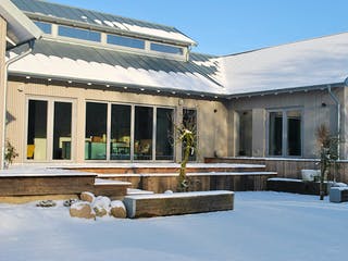 Fertighaus Johnsen - Haus 5 von Johnsen Zimmerei & Hausbau Schlüsselfertig ab 900000€, Bungalow Außenansicht 2