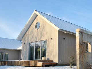 Fertighaus Johnsen - Haus 5 von Johnsen Zimmerei & Hausbau Schlüsselfertig ab 900000€, Bungalow Außenansicht 4