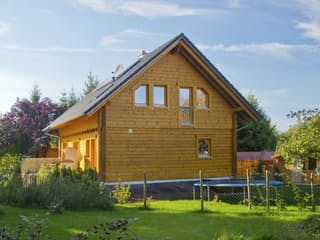 Fertighaus Jubiläumshaus von BayernBlock Schlüsselfertig ab 250000€, Blockhaus Außenansicht 5